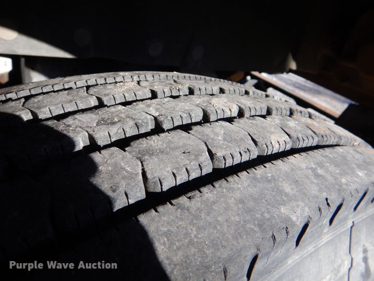 image for item JD9539 1999 International 3800  school bus