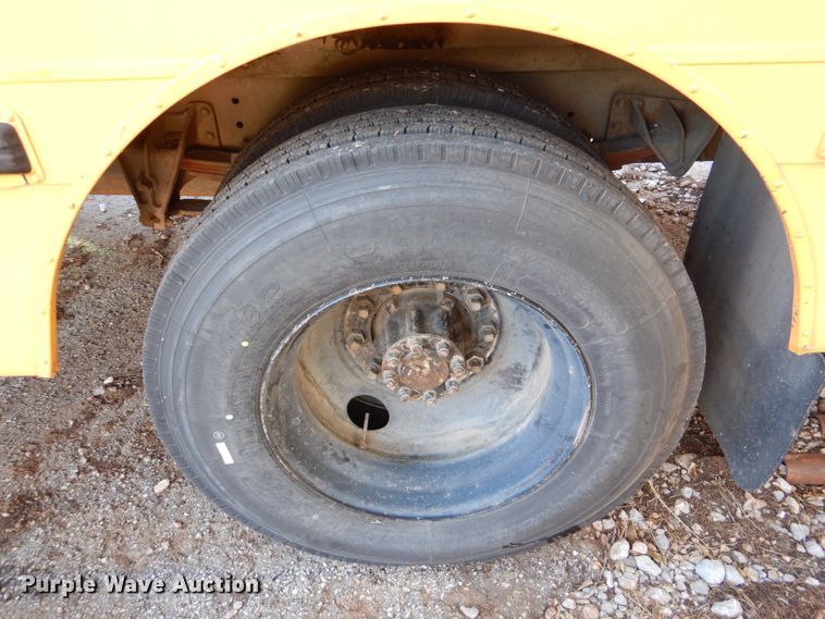 image for item JD9539 1999 International 3800  school bus