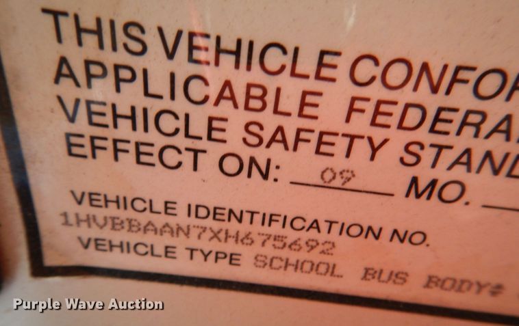 image for item JD9539 1999 International 3800  school bus