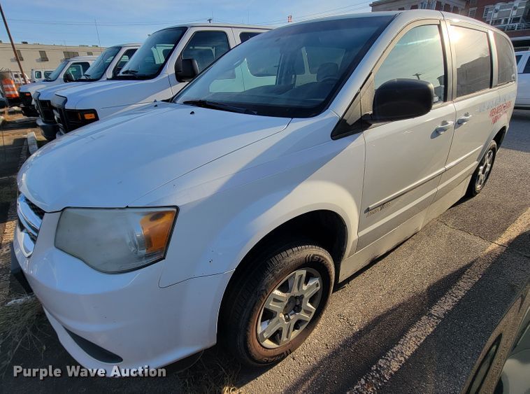image for item JE9106 2011 Dodge Grand Caravan  handicap accessible van
