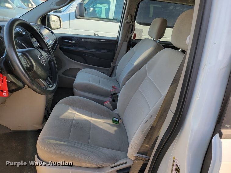 image for item JE9106 2011 Dodge Grand Caravan  handicap accessible van