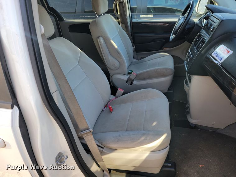 image for item JE9106 2011 Dodge Grand Caravan  handicap accessible van