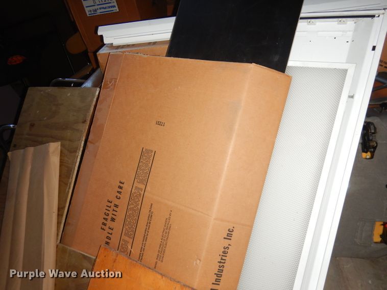 image for item JE9705 Light fixtures