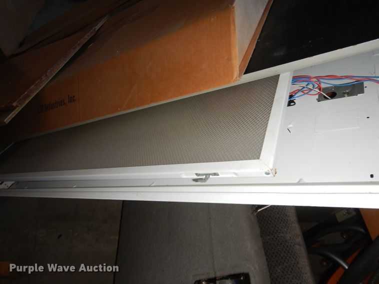 image for item JE9705 Light fixtures