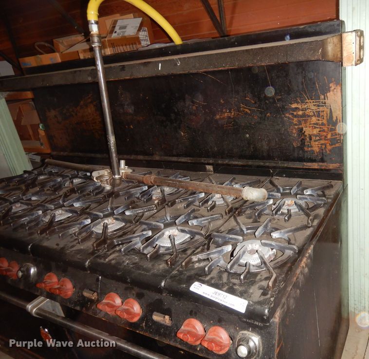 image for item JE9712 Wolf gas stove