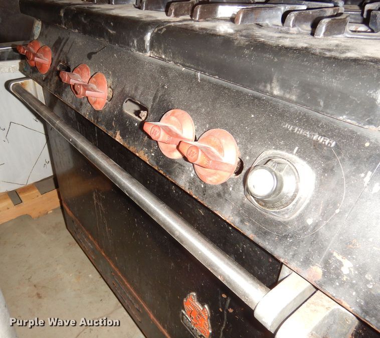 image for item JE9712 Wolf gas stove