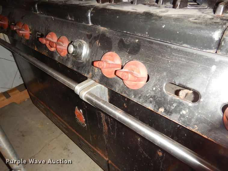 image for item JE9712 Wolf gas stove