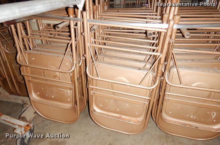 image for item JE9719 Approximately 80 metal folding chairs