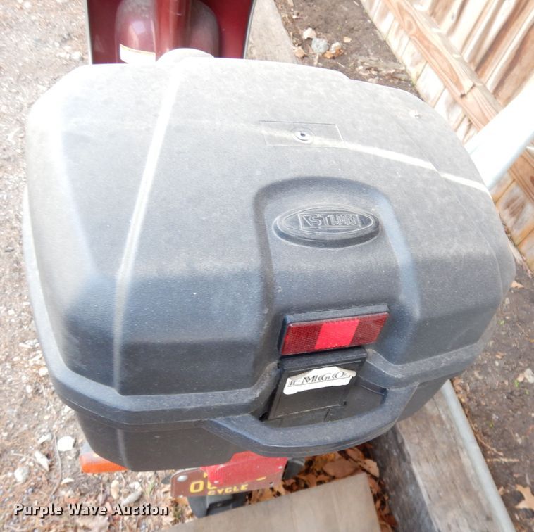 image for item JE9737 2001 Yamaha Vino  moped