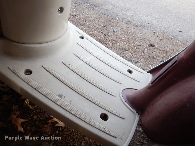 image for item JE9737 2001 Yamaha Vino  moped