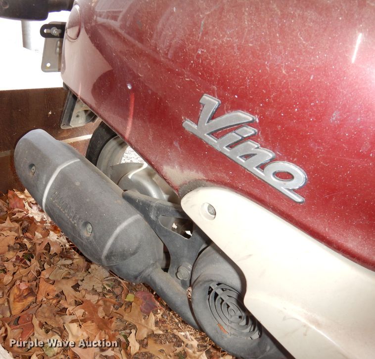 image for item JE9737 2001 Yamaha Vino  moped