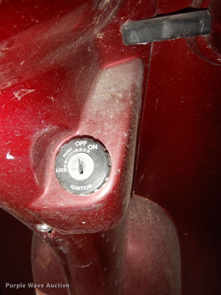 image for item JE9737 2001 Yamaha Vino  moped