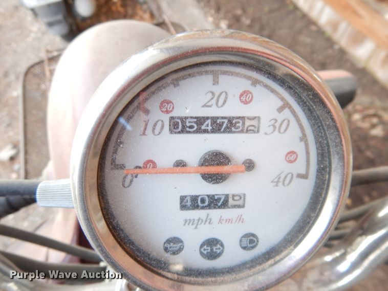 image for item JE9737 2001 Yamaha Vino  moped