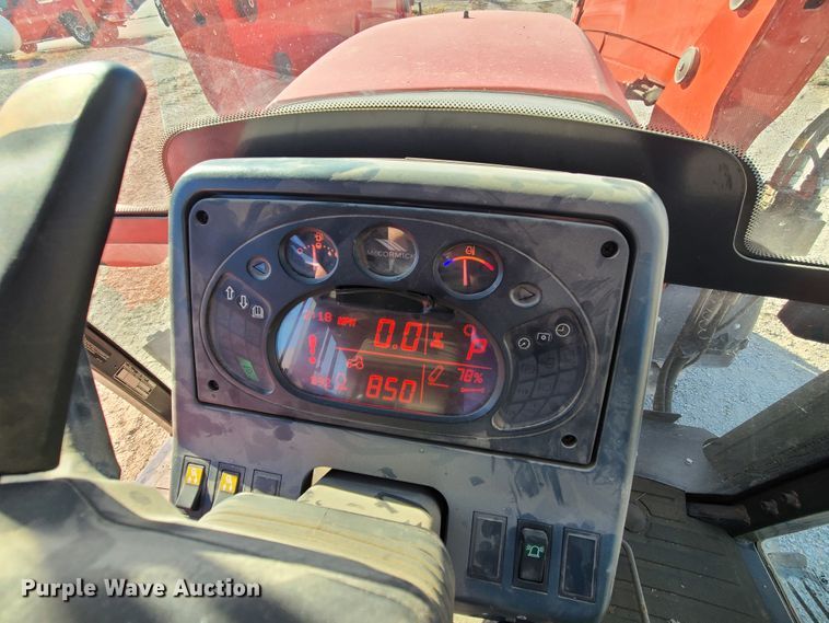 image for item JG9241 2014 McCormick TTX230  MFWD tractor