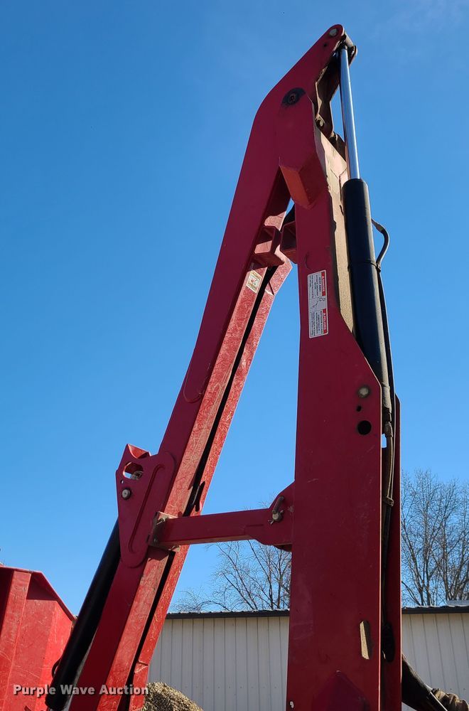 image for item JG9242 2015 Bush Hog RMB1865  side boom rotary mower