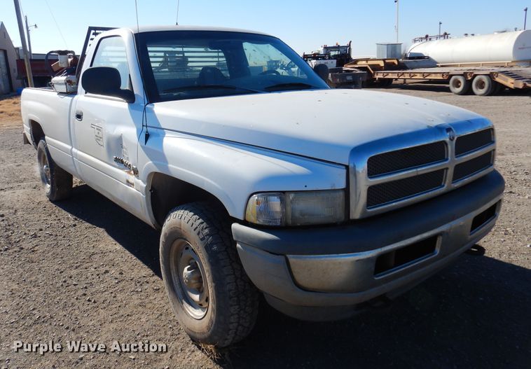 image for item JJ9695 1999 Dodge Ram 1500  pickup truck