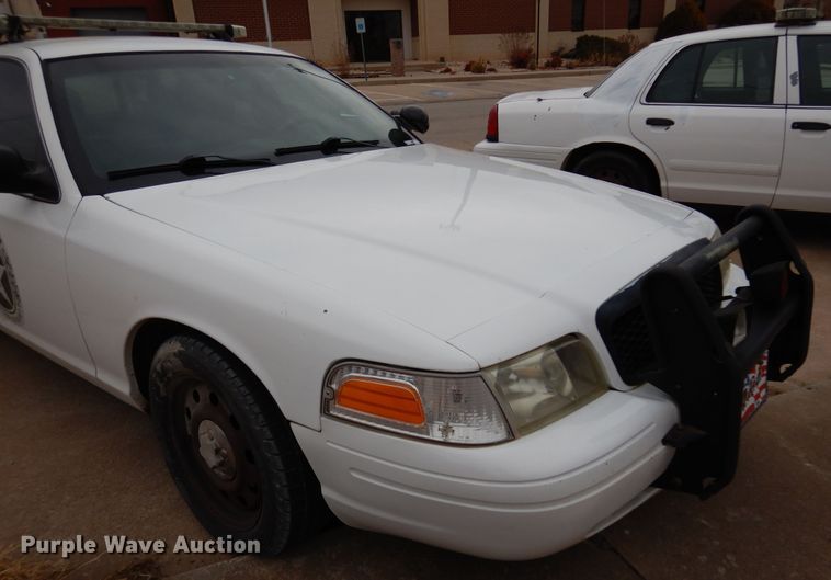 image for item JJ9698 2009 Ford Crown Victoria Police Interceptor