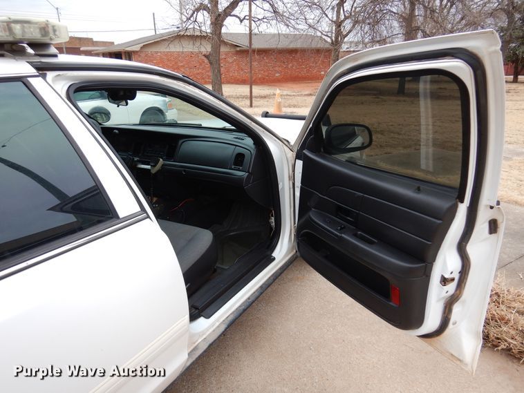 image for item JJ9698 2009 Ford Crown Victoria Police Interceptor