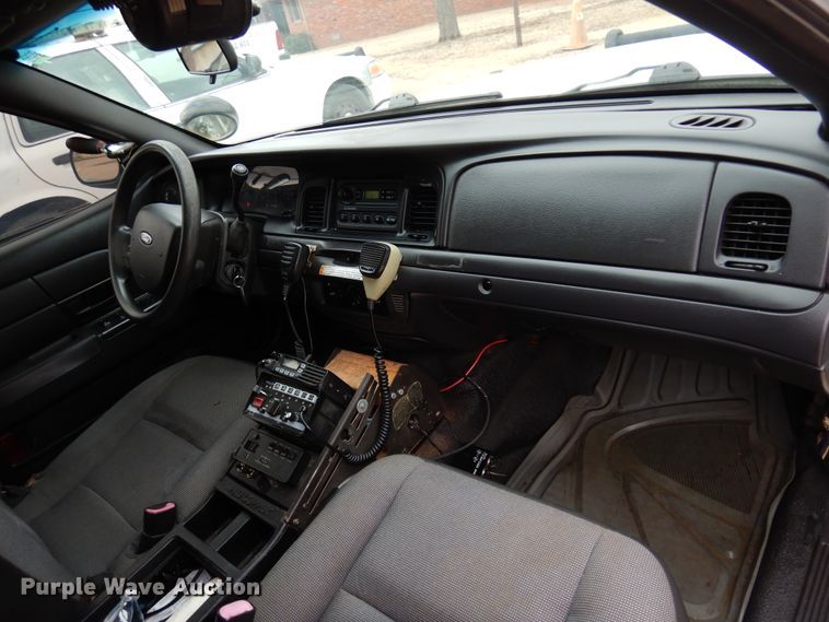 image for item JJ9698 2009 Ford Crown Victoria Police Interceptor