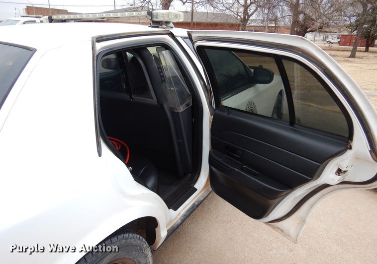 image for item JJ9698 2009 Ford Crown Victoria Police Interceptor