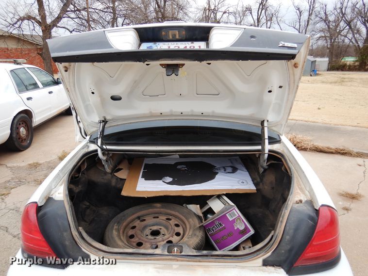 image for item JJ9698 2009 Ford Crown Victoria Police Interceptor