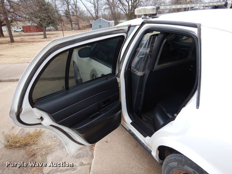 image for item JJ9698 2009 Ford Crown Victoria Police Interceptor