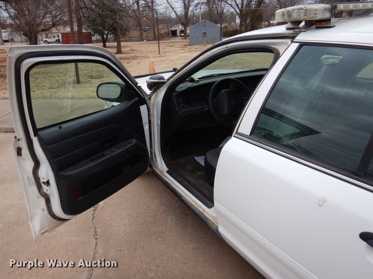 image for item JJ9699 2007 Ford Crown Victoria Police Interceptor