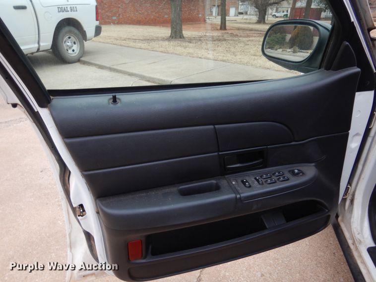 image for item JJ9699 2007 Ford Crown Victoria Police Interceptor