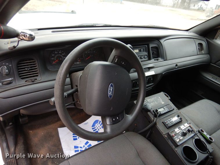 image for item JJ9699 2007 Ford Crown Victoria Police Interceptor