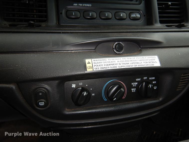 image for item JJ9699 2007 Ford Crown Victoria Police Interceptor