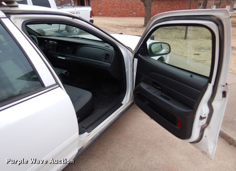 image for item JJ9699 2007 Ford Crown Victoria Police Interceptor