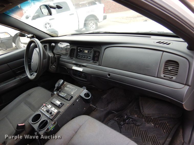 image for item JJ9699 2007 Ford Crown Victoria Police Interceptor