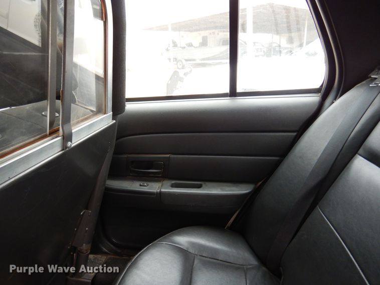 image for item JJ9699 2007 Ford Crown Victoria Police Interceptor