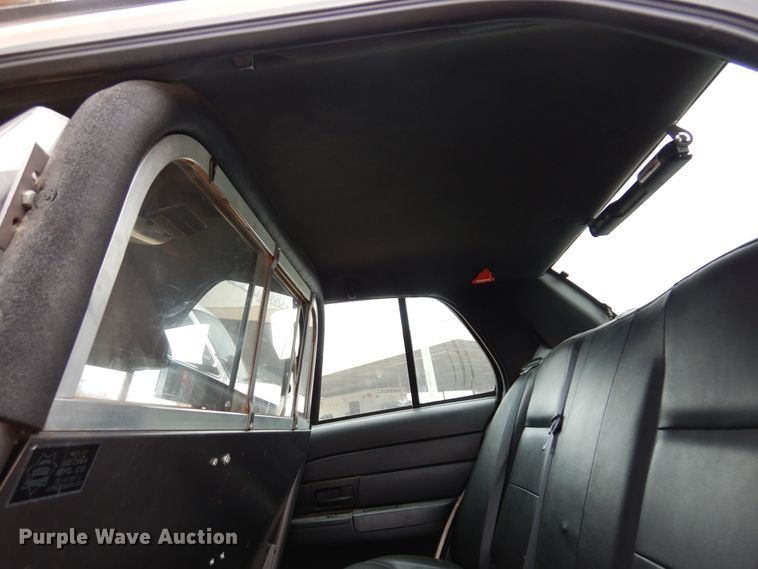 image for item JJ9699 2007 Ford Crown Victoria Police Interceptor