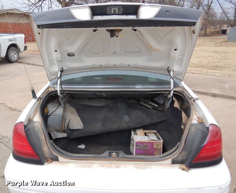 image for item JJ9699 2007 Ford Crown Victoria Police Interceptor