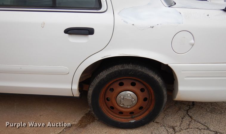 image for item JJ9699 2007 Ford Crown Victoria Police Interceptor