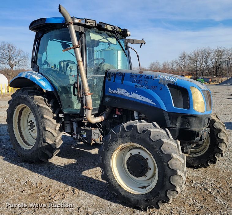 image for item JP9041 2004 New Holland TS115A  tractor