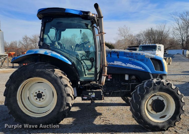 image for item JP9041 2004 New Holland TS115A  tractor