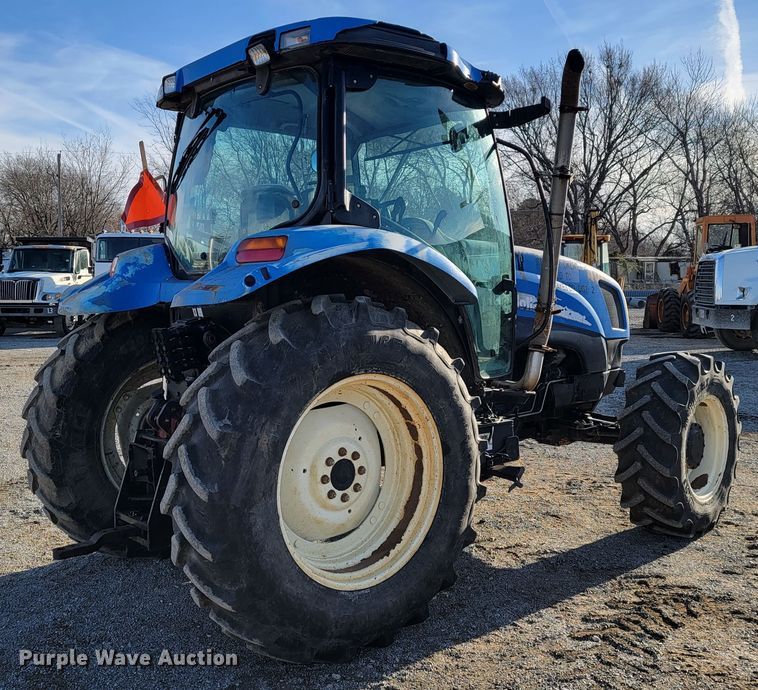 image for item JP9041 2004 New Holland TS115A  tractor