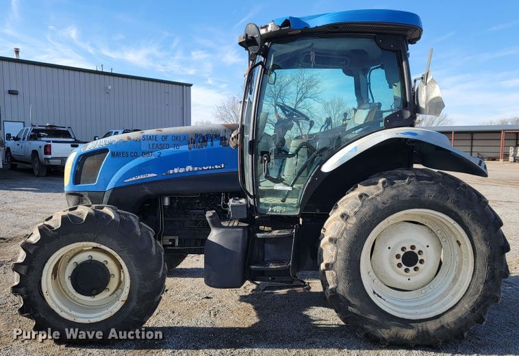 image for item JP9041 2004 New Holland TS115A  tractor