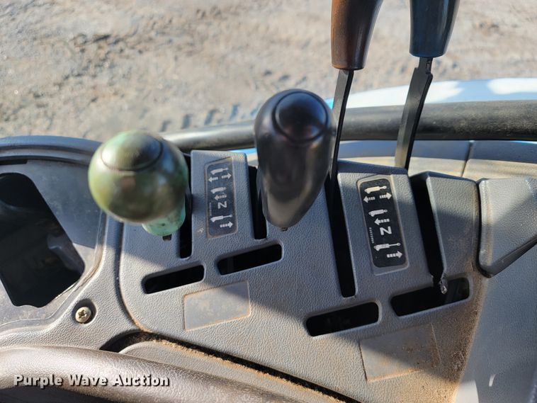 image for item JP9041 2004 New Holland TS115A  tractor