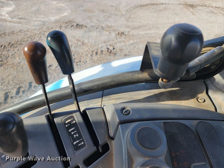 image for item JP9041 2004 New Holland TS115A  tractor