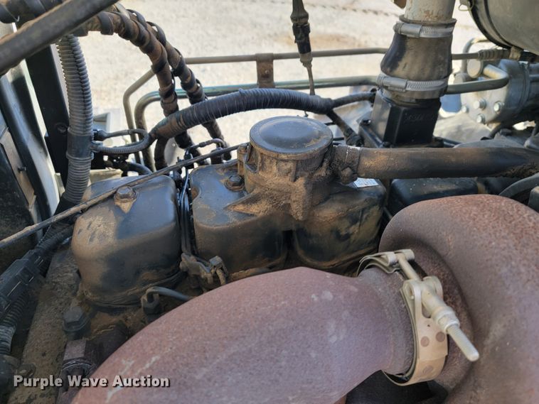 image for item JP9041 2004 New Holland TS115A  tractor