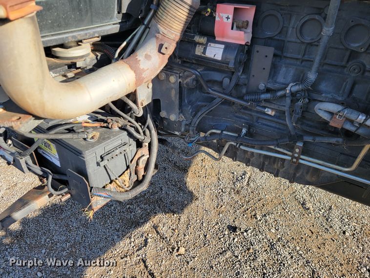 image for item JP9041 2004 New Holland TS115A  tractor