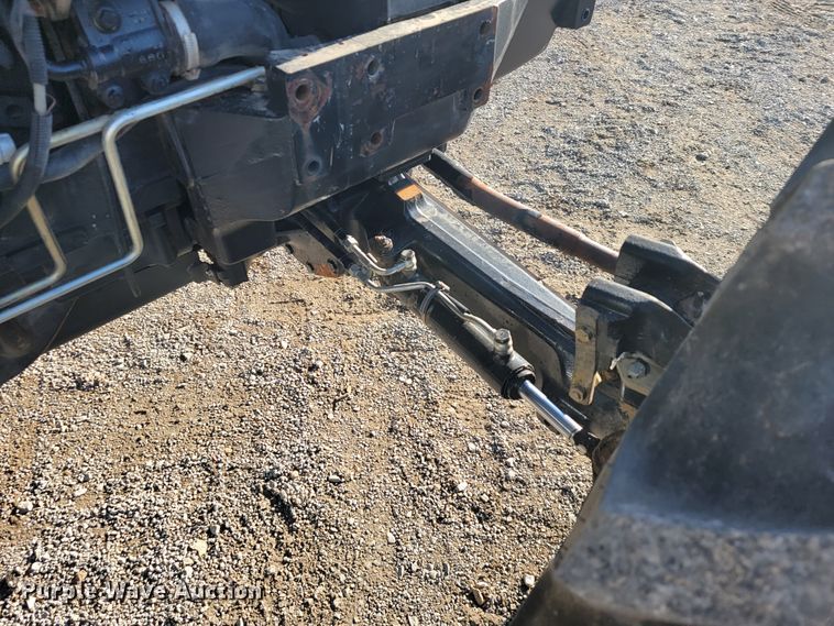 image for item JP9041 2004 New Holland TS115A  tractor