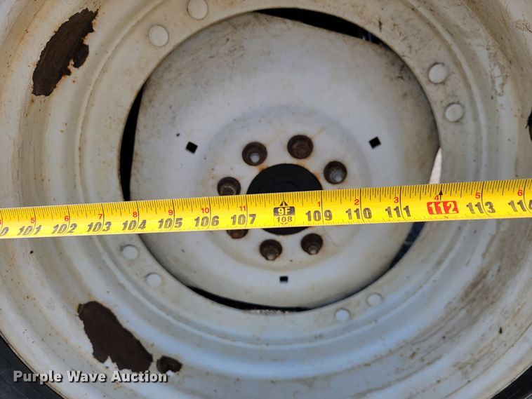 image for item JP9041 2004 New Holland TS115A  tractor