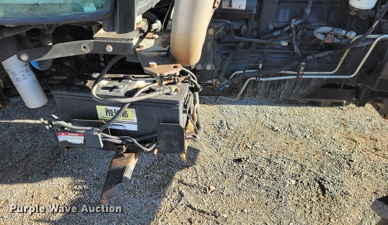 image for item JP9041 2004 New Holland TS115A  tractor