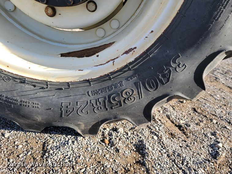 image for item JP9041 2004 New Holland TS115A  tractor