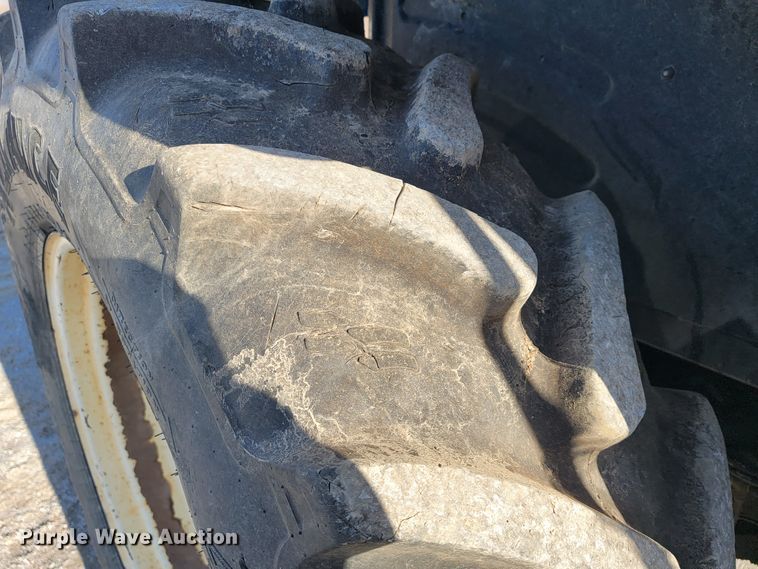 image for item JP9041 2004 New Holland TS115A  tractor