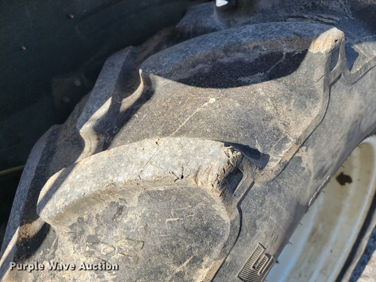 image for item JP9041 2004 New Holland TS115A  tractor